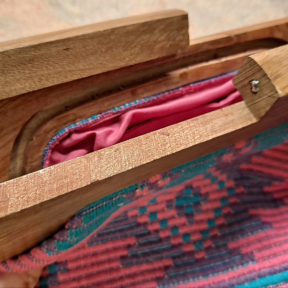 Fabulous MJ New York Clutch - Picture 7 of 11